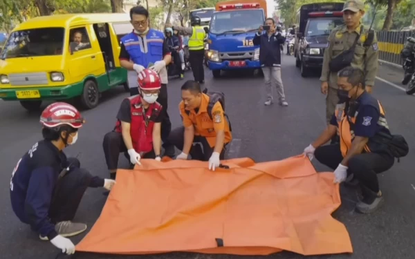 Tabrak Sepeda Pancal, Pengendara Motor Tanpa Identitas Tewas di Jalan Ahmad Yani