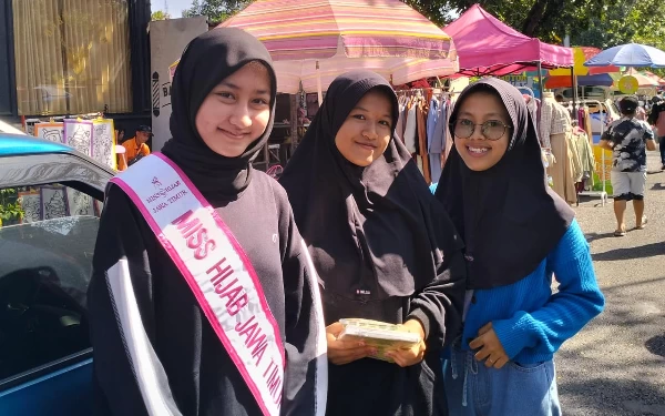 Foto Luna Syarafina, Winner Miss Hijab Jatim 2023  malakukan advokasi literasi (Foto: dok. pribadi)