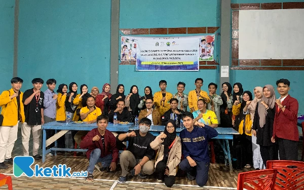 Foto Kades Desa Sambirejo Daniel Mareza, SE antusias sambut mahasiswa yang melakukan science camp di wilayahnya (Foto: Humas Desa Sambirejo)