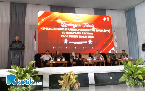 Foto Bupati Pacitan, Indrata Nur Bayuaji saat memberikan sambutan. (Foto: Al Ahmadi/Ketik.co.id)