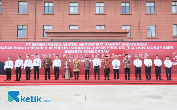 Foto Wapres KH Ma'ruf Amin didampingi Gubernur Jatim Khofifah Indar Parawansa dan jajaran PT Imasco Asiatic (Semen Singa Merah) di Jember.