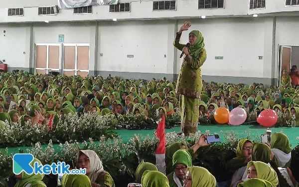 Khofifah Minta Doa Restu Muslimat NU untuk Kembali Maju di Pilgub Jatim 2024