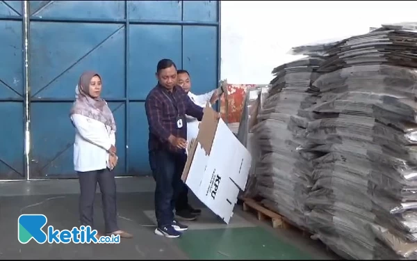 Ratusan Logistik Pengganti Kotak Suara Rusak Diterima KPU Jember