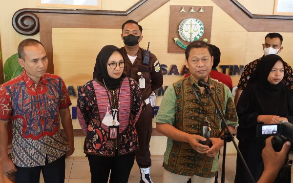 Foto Kasi Penkum Kejati DIY Herwatan saat memberikan keterangan pada wartawan. (Foto: Penkum Kejati DIY)