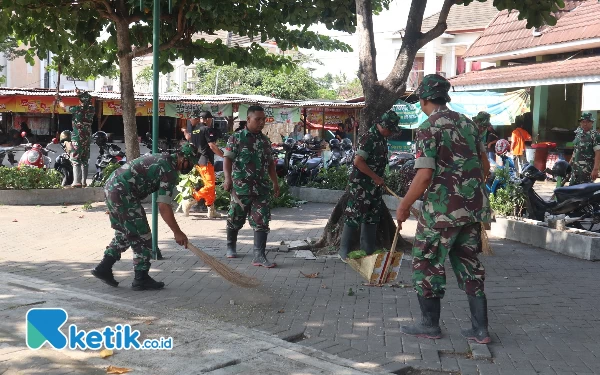 Foto Aksi nyata bersih-bersih pasar Gamping. (Foto: Pendim Sleman for Ketik.co.id)