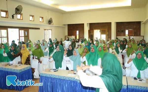 Foto Ratusan perempuan yang tergabung di JPN Pacitan.  (Foto: Al Ahmadi/Ketik.co.id)