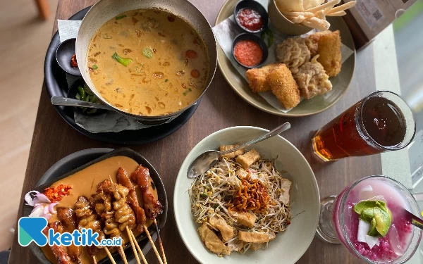 Foto Berbagai Menu di Sate Khas Senayan bertempat di Tunjungan Plaza Surabaya. (Foto:  Shinta Miranda/Ketik.co.id)