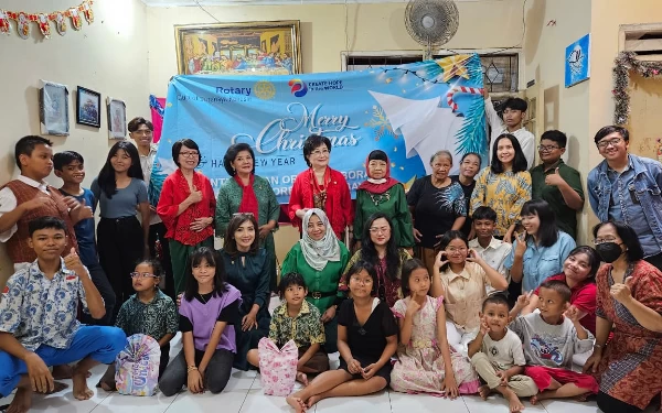 Gembiranya Anak Panti Asuhan Ora Et Labora saat Rayakan Natal dengan Rotary Surabaya Kaliasin