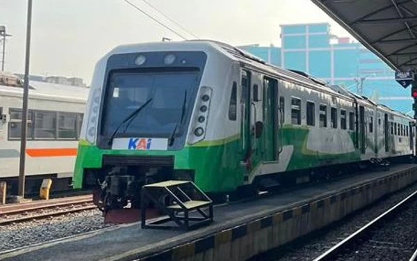 Thumbnail Berita - Selama Nataru, Daop 8 Surabaya Operasikan 60 Perjalanan Commuter Line