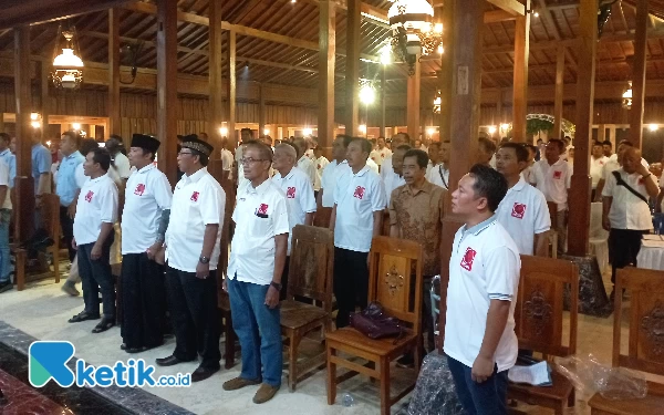 Foto Para anggota Projo Kabupaten Nganjuk mengikuti kegiatan koordinasi dan konsolidasi, (25/12/2023). (Foto: Rifat/Ketik.co.id)