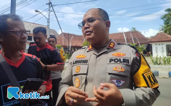 Foto Kapolres Pacitan, AKBP Agung Nugroho usai mengikuti kegiatan 'Ngopi Bareng'. (Foto: Al Ahmadi/Ketik.co.id)