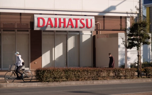 Thumbnail Berita - Daihatsu Berhentikan Produksi Mobil Akibat Skandal Pemalsuan Uji Tabrak