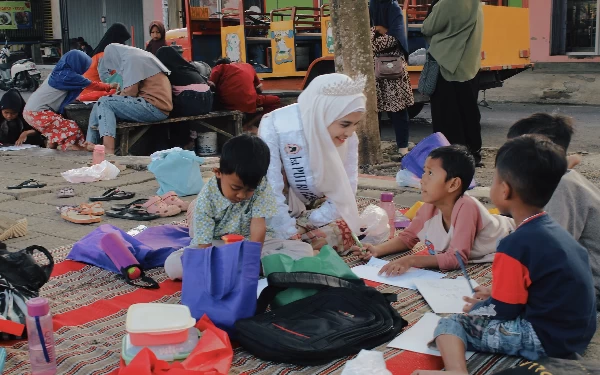 Foto Alifa Zulfa Dahlan, Top 5 Putri Hijabfluencer Indonesia 2023 sedang melakukan advokasi (Foto: Wandi Ruswannur/ketik.co.id)