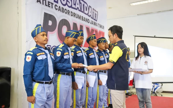 Thumbnail Puluhan Atlet Drumband Jatim Dikukuhkan, Target 17 Medali di PON XXI