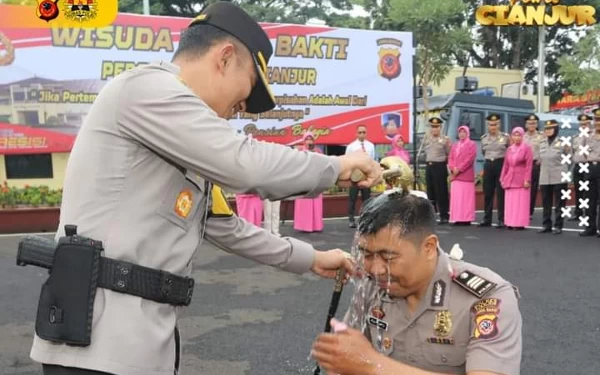 Foto Kapolres Cianjur naikkan pangkat Perwira dan Bintara