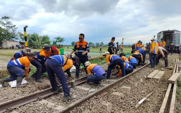 Thumbnail PT KAI Investigasi Kecelakaan Kereta di Cicalengka Bandung