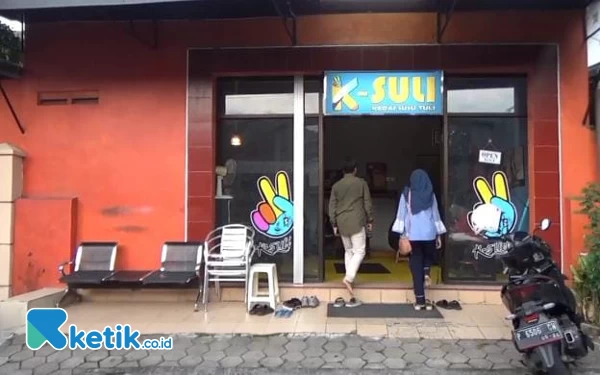 K-SULI, Tempat Nongkrong Libatkan Teman Tuli Sambil Belajar Bahasa Isyarat