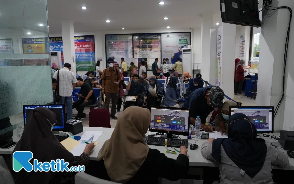 Thumbnail Berita - Peringati Hari Bhakti Imigrasi ke-74, Imigrasi Kelas 1 Surabaya Buka Layanan Paspor Hari Sabtu