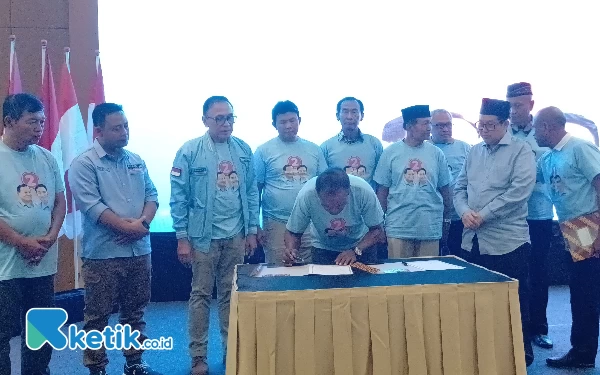 Foto Proses deklarasi yang dilakukan purnawirawan polisi memberi dukungan ke Prabowo-Gibran, Senin (8/1/2024). (Foto: Khaesar/Ketik.co.id)