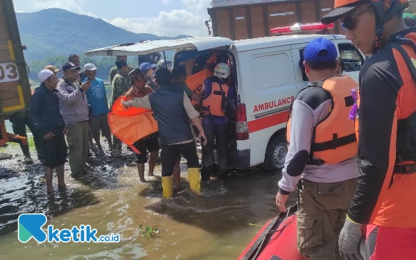 Terpeleset di Waduk Saguling, Oom Tewas Tenggelam