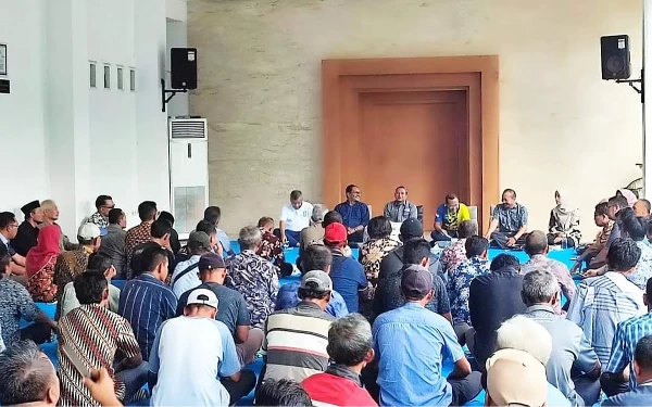 Foto Suasana Audiensi di Halaman Belakang Pendopo Kabupaten Pacitan. (Foto: Prokopim Pacitan)