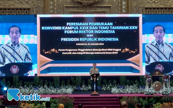 Foto Presiden Joko Widodo saat menyampaikan sambutan pembukaan Konvensi Kampus XXIX dan Temu Tahunan XXV Forum Rektor Indonesia (FRI) XXV. (Foto: Husni Habib/Ketik.co.id