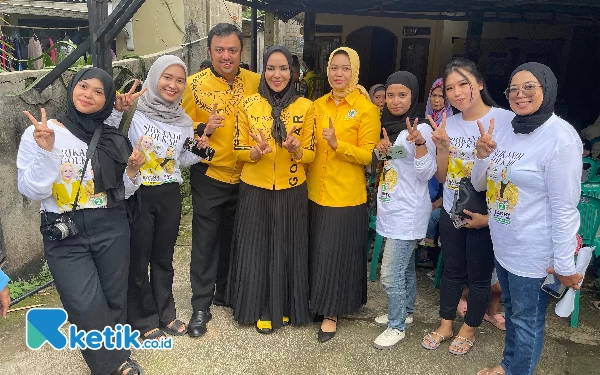 Foto Pengobatan gratis dan edukasi kesehatan Caleg Golkar di Depok.