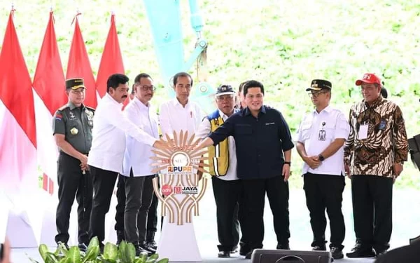Thumbnail Berita - Presiden Jokowi Groundbreaking Proyek di IKN, Bangun TC Timnas dan Masjid Negara