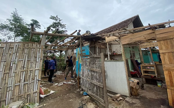 Thumbnail Berita - Puting Beliung Prajekan Bondowoso, Jumlah Rumah Rusak dan Korban Bertambah