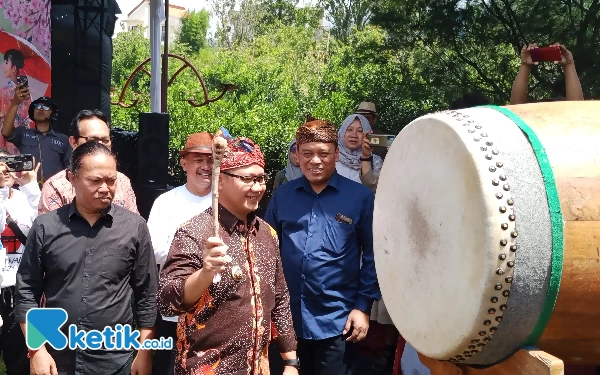 Thumbnail Pj Wali Kota Harap Kampung Sakura Tingkatkan Kunjungan Wisatawan ke Kota Batu