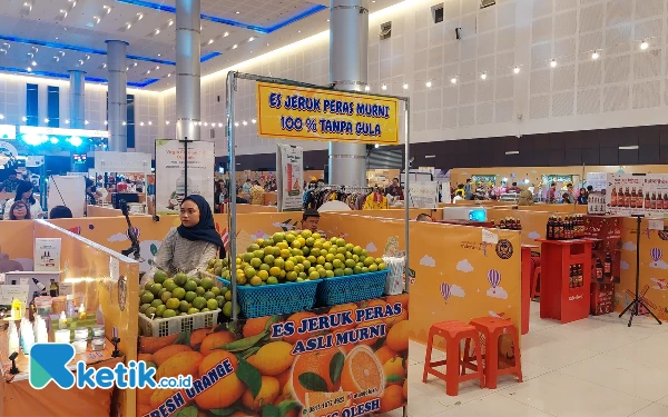 Foto Suasana Vegan Festival yang di isi dengan beragam produk UMKM. (Foto: Husni Habib/Ketik.co.id )