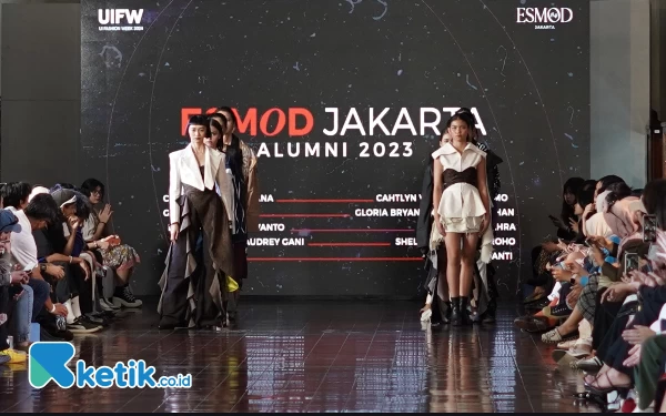 Tampilkan 15 Koleksi, ESMOD Jakarta Warnai UI Fashion Week 2024