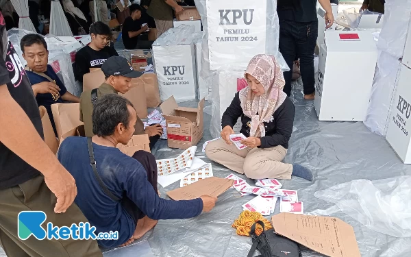 Thumbnail Berita - Baru 12 Kecamatan, KPU Kabupaten Kediri Kebut Setting Packing Logistik Pemilu 2024