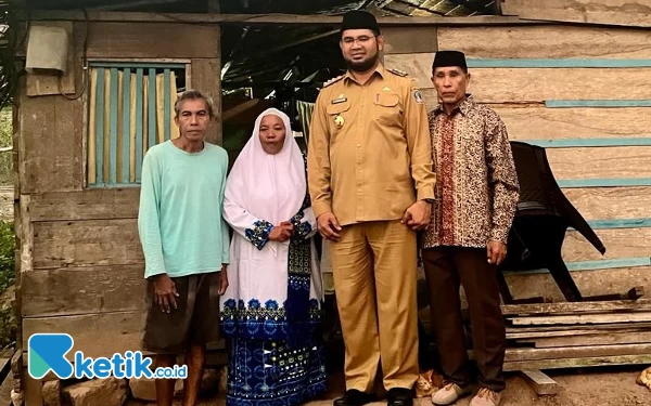 Thumbnail Terbaru, Bupati Bassam Sambangi Rumah Abdullah Suleman, Keluarga Pemilik RTLH Halmahera Selatan