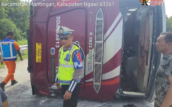 Thumbnail Setelah Hadiri Kampanye Ganjar-Mahfud, Bus Kader Hanura Kecelakaan di Tol Ngawi