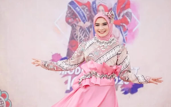 Cerita Siti Nursyafiqah Keluar dari Zona Nyaman dan Memberanikan Diri Jadi Model