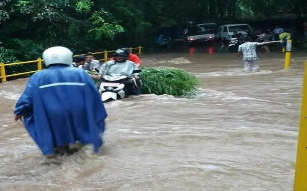 Thumbnail Pemprov Bali Segera Bangun Jembatan Yeh Banges yang Rusak Akibat Banjir