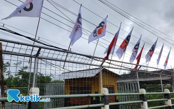 Thumbnail Masuk Masa Tenang, Bendera PKS Masih Banyak Bertebaran di Kota Malang