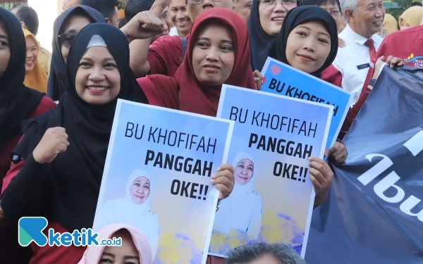 Thumbnail Pamitan ke ASN Pemprov Jatim, Khofifah Minta Doa dan Dukungan Maju Lagi di Pilkada Jatim