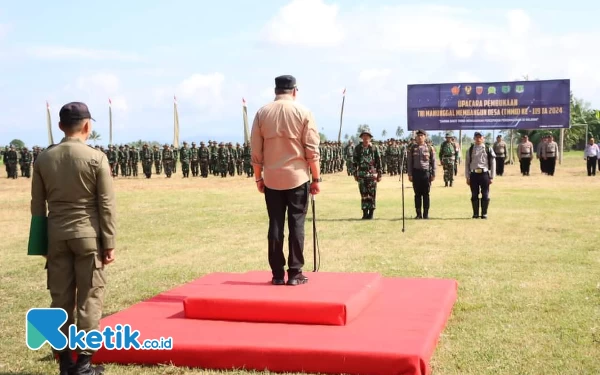 Foto Bipati Pinrang Menjadi Inspektur Upacara Pembukaan TMMD di Pinrang