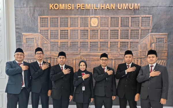 7 Komisioner KPU Jatim 2024-2029 Resmi Dilantik, Berikut Formasinya