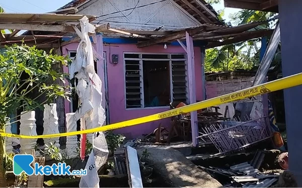 Thumbnail Berita - Rumah Ketua KPPS Dilempar Bom Bondet, Polres Pamekasan Periksa 6 Saksi