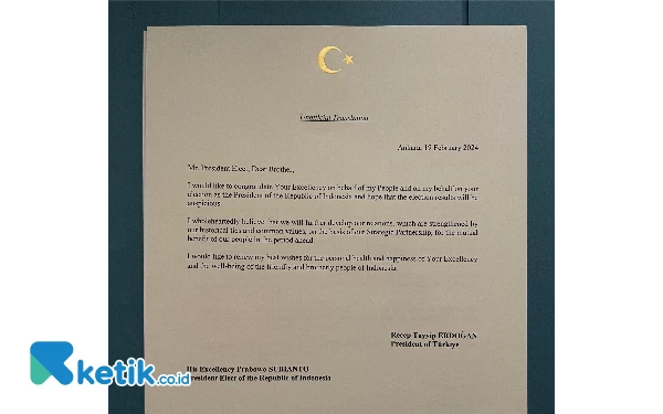 Foto Surat dari Presiden Turki Recep Tayyip Erdogan yang dikirim untuk Prabowo Subianto. (Foto; TKD Jatim)