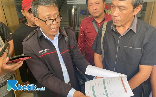 Thumbnail Pedagang Angkringan Laporkan Ketua KPU RI ke Polda Jatim, Diminta ke Bawasu
