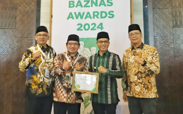 Thumbnail Berita - Dukung Pengelolaan Zakat Terbaik di Indonesia, Bupati Bandung Raih Baznas Award