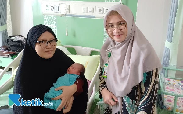 Thumbnail Tiga Anak Lahir di Tahun Kabisat, RSI Ahmad Yani: Tidak Ada yang Direncanakan