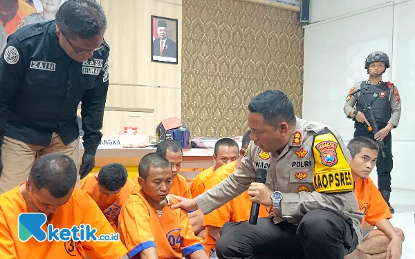 Thumbnail Berita - Transaksi Narkoba Bawa Senpi, Polisi Tangkap Penjaga Jaring Bawang di Probolinggo