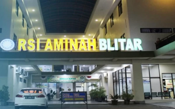 Thumbnail Ambil Peluang Ini! RSI Aminah Blitar Mencari Bidan, Perawat, hingga Staf!