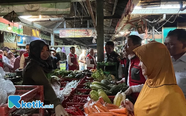 Foto Kondisi bagian dalam Pasar Tawangmangu. (Foto: Lutfia/Ketik.co.id)