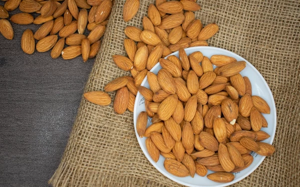 Foto Kacang almond. (Foto: Pexels)